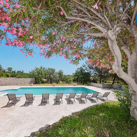 Valley Boutique - No Vale Com Piscina Privada E Jardim 别墅 *