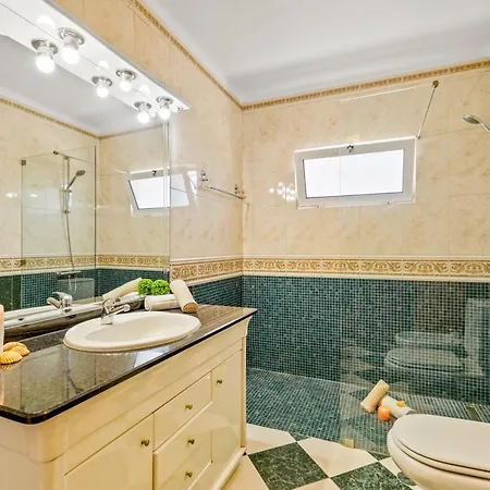 Valley Boutique - No Vale Com Piscina Privada E Jardim