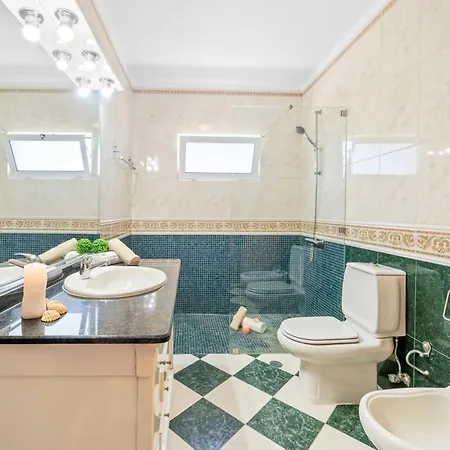 Valley Boutique - No Vale Com Piscina Privada E Jardim 拉戈阿