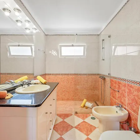 Valley Boutique - No Vale Com Piscina Privada E Jardim 别墅 拉戈阿